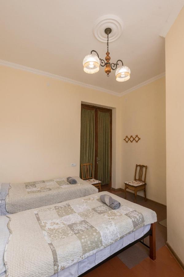 Tamari Guest House Telavi Exteriör bild