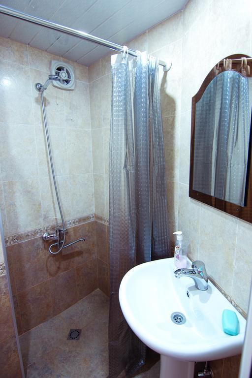Tamari Guest House Telavi Exteriör bild