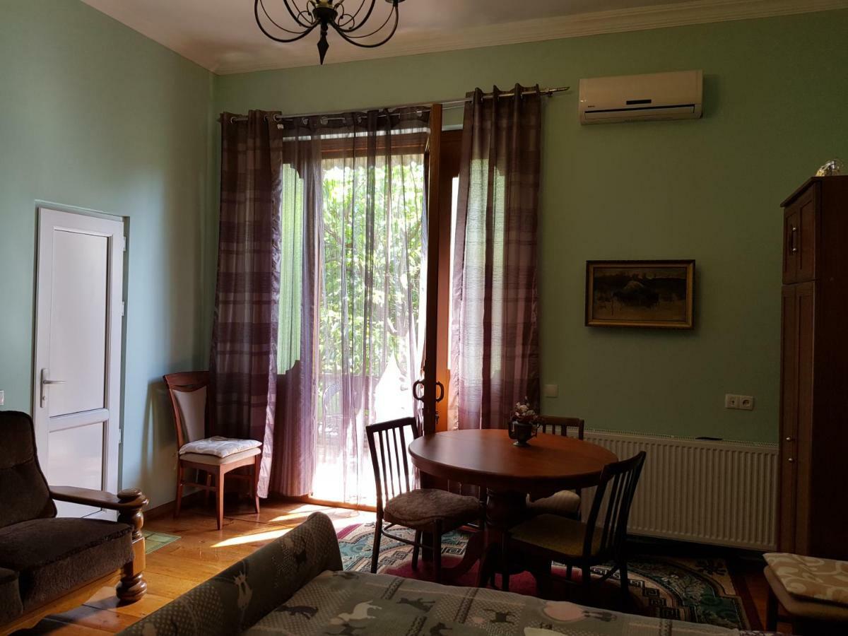 Tamari Guest House Telavi Exteriör bild