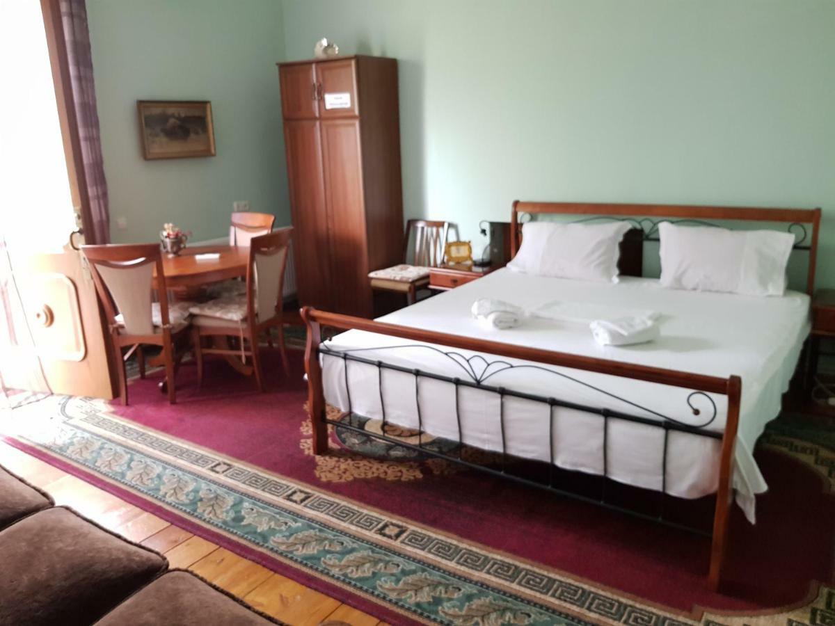 Tamari Guest House Telavi Exteriör bild